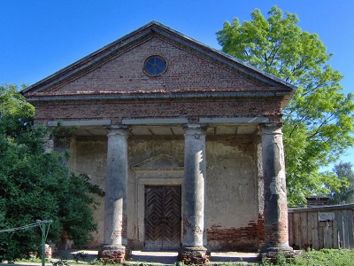 kostel front